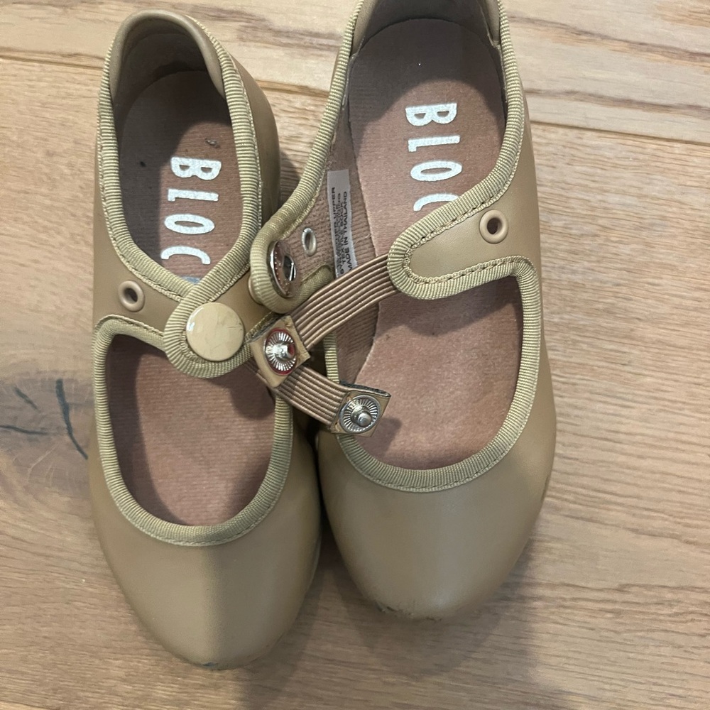 Bloch tap shoes